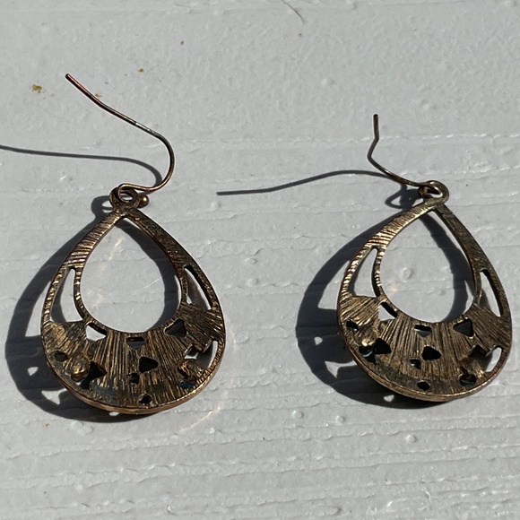 Lia Sophia Earrings vintage dangle green blue stones goldtone setting 1.5” - Picture 4 of 8